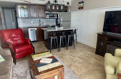 Myrtle Beach Condo | Inviting, clean OF getaway. Stunning views! Peaceful vibes! Perfect escape!