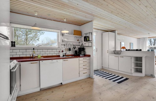Thyholm House | Inviting cottage with wonderful views of the countryside.