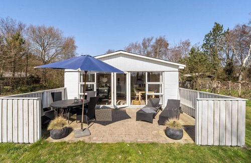 Thyholm House | Inviting cottage with wonderful views of the countryside.