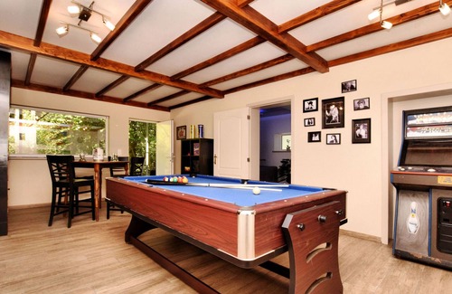 Masbourg House | Inviting Holiday Home in Masbourg with Sauna and Garden
