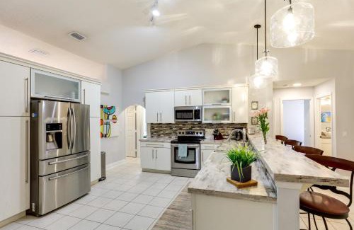 Jensen Beach House | Inviting Jensen Beach Home with Screened-In Patio!
