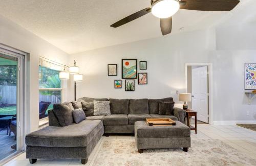 Jensen Beach House | Inviting Jensen Beach Home with Screened-In Patio!