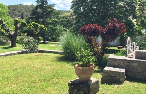 Moulezan House | Inviting natural stone house (2-6 pers.), well-kept park with large pool