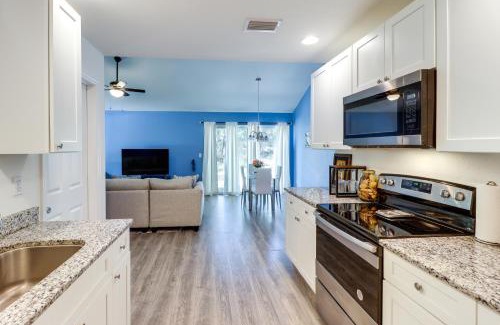 Ocklawaha House | Inviting Ocklawaha Home with Porch Ideal Location!
