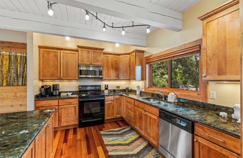 Steamboat Springs House | Inviting, Pet-Friendly Townhome on Mountain w/Pool and Ski Shuttle