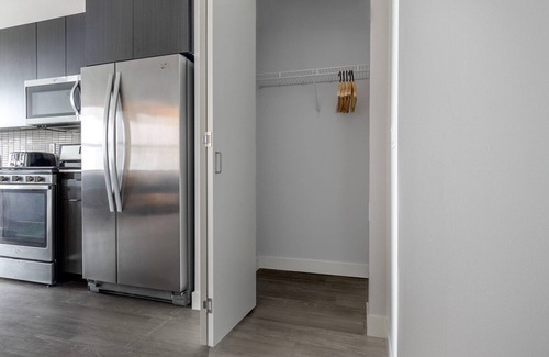 The Loop Apartment | Inviting South Loop 1BR w/Rooftop, Gym & Pool, nr Train, by Blueground