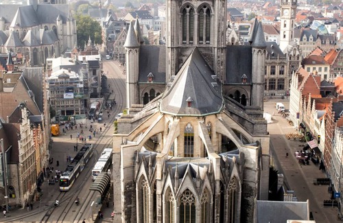 Ghent House | Inviting two bedroom suite with private bathroom and speed wifi in city centre