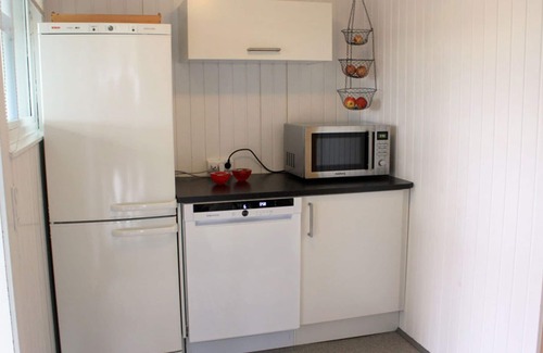 Diernæs Strandby House | Inviting vacation home near the beach with WLAN, oven and washing machine
