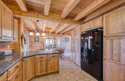 Huddleston Cabin | Inviting waterfront cabin with hot tub, kayaks, and beautiful sunsets
