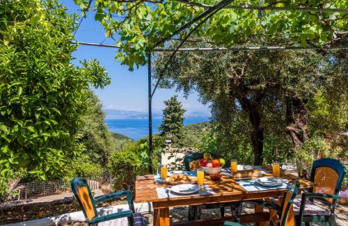 Pirgi Apartment | Ipsos & Barbati Panoramic Views by Konnect