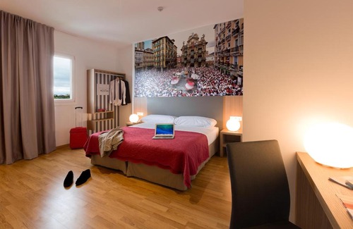 Rochapea House | IRAIPE Pamplona Hostal Auto Check-in