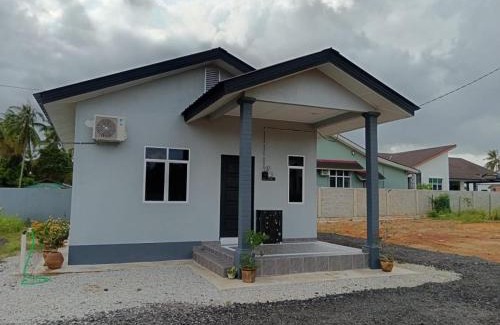 Kampung Permatang Badak House | IRDINA GUESTHOUSE