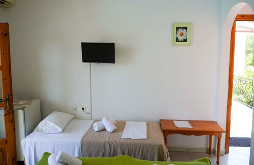 Platamonas Condo | Irida's Sunny Getaway - Majestic Summer Escape