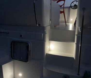 La Collancelle Boat Rental | Iris, bateau douillet