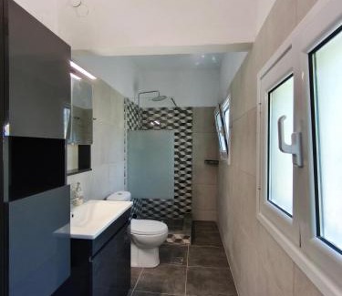 Assos-Lechaio House | Iris Home