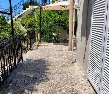 Assos-Lechaio House | Iris Home