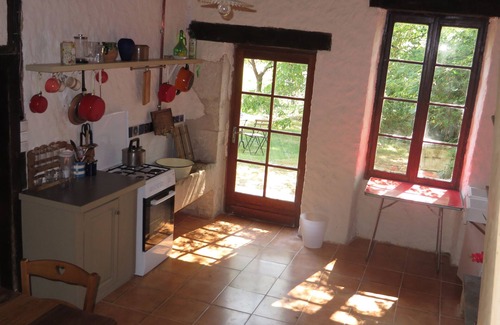 Gardonne Cottage | Iris Meadow Cottage in the midst of Dordogne's vineyards