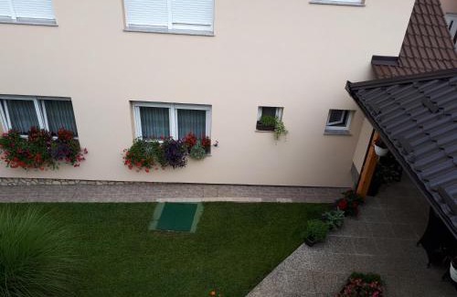 Slunj House | IRIS Room & Apartment