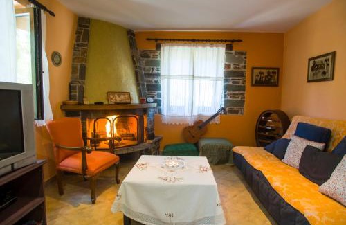 Steni Dirfyos Apartment | Iris' Traditional Stone House