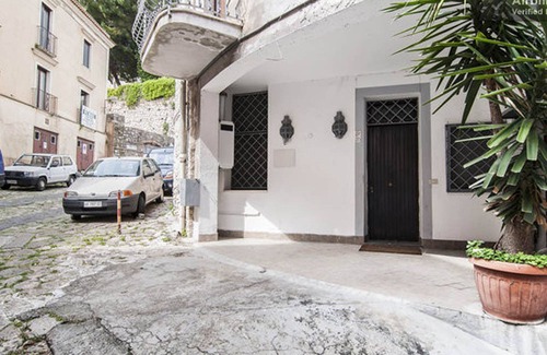 Gaeta House | Iron Gate in the historic center