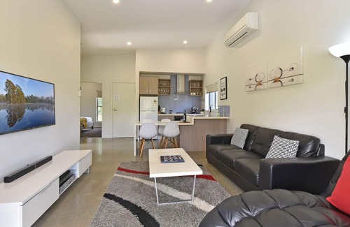 Pokolbin Villa | Ironbark Hill Villa 5