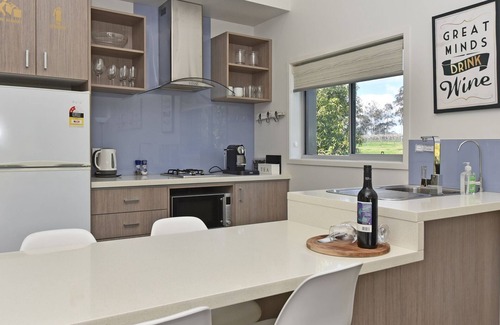 Pokolbin Villa | Ironbark Hill Villa 5