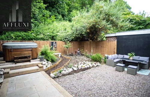 Coalbrookdale House | Ironbridge Hot Tub Retreat - Sleeps 10