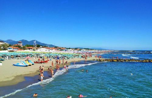 Luni Mare Apartment | ISA-Residence with swimming pool in Luni Mare, apartments with air conditioning and private outdoor area
