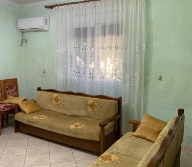 Gjirokaster House | Isaraj Guest House