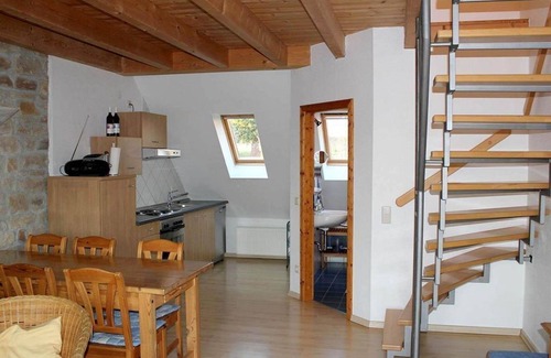 Erpolzheim Apartment | Isenach - An der Bach - Winery/Fewo's, Fam. cabbage