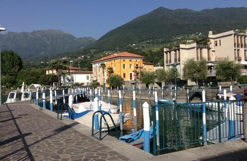 Provezze Apartment | Iseo Lake Apartment with terrace and garden.