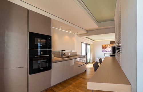 Anissaras House | ISholidays Grace -1 Bedroom Sea View Suite with Jacuzzi