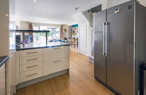 South Cerney House | Isis Lakes 40, Casa Angela (P)