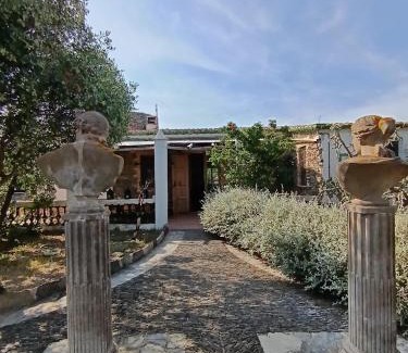 Cadaques Villa | Isla Privada en Cadaqués de ensueño con 11 habitaciones dobles con baño privado y piscina