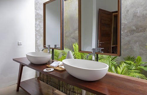 Koh Rong Sanloem Resort | Island Center Point