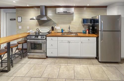 Charleston House | Island Hideout