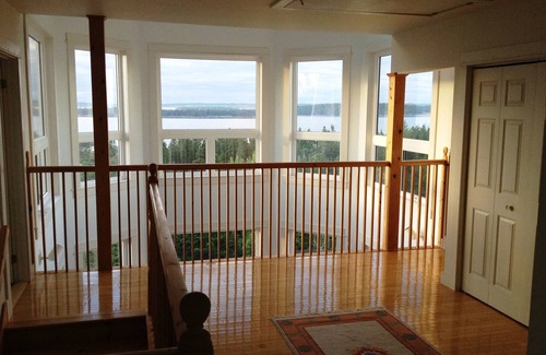 LaHave House | Island House Above Trees! 360° Oceanview, 4BR, Car-Accessible, Near Lunenburg