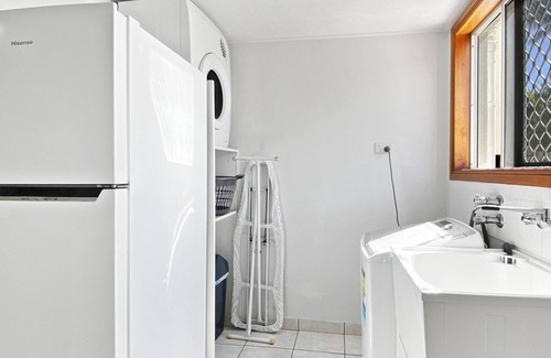 Arcadia House | Island Magic Townhouse 1 - Stylish, affordable and well-equipped, in prime Alma Bay location