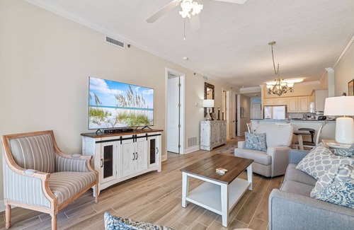 Gulf Shores Condo | Island Royale 404 ~ In/Out/Kiddie Pools, Hot Tub, Sauna + $400 in FREE Activities Daily ~ Zoo + More