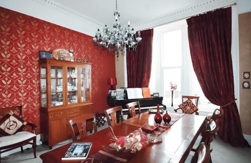 Rothesay House | Island Seaview Villa