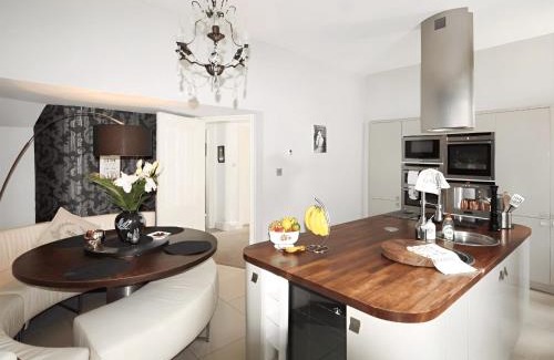 Rothesay House | Island Seaview Villa