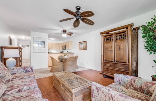 Kihei Condo | Island Style Suite w/Kitchen Upgrades, WiFi, Lanai w/Lawn Access–Kamaole Sands 4113