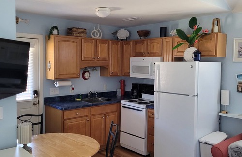 Hatteras Cottage | Island Time is an enchanting oceanfront cottage perfect for couples