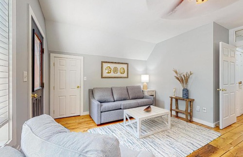 Vineyard Haven House | Island Time