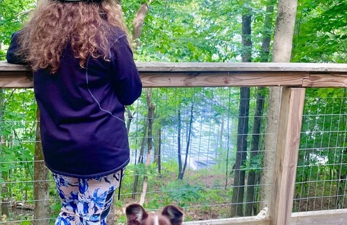 Monmouth House | Island Tree House: Lake Front, Kayaks, & Fire Pit