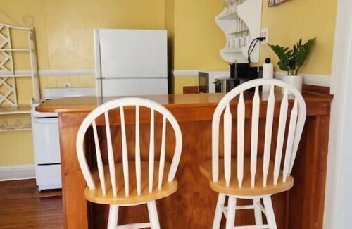 Munjoy Hill Apartment | Island View House BnB Self Check-In # 5/Free off- Street parkingnn