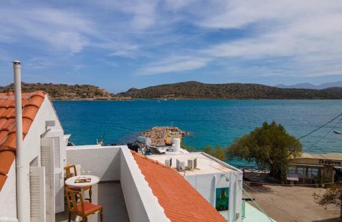 Plaka Apartment | Island View House