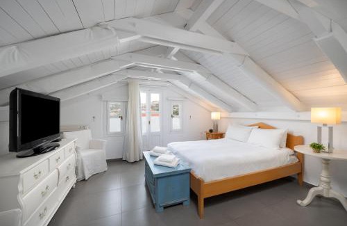 Plaka Apartment | Island View House
