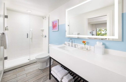 New Town Hotel | Island Views & Comfort | 4 Rooms at Blue Flamingo Key West l Pools & Cabanas