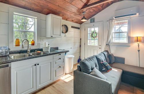 Isle La Motte House | Isle La Motte Cabin about 3 Mi to Lake Champlain!